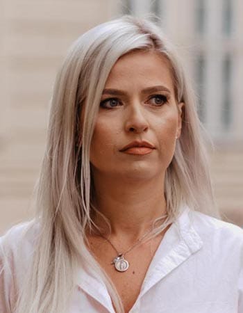 Frau Cristina Erdelean